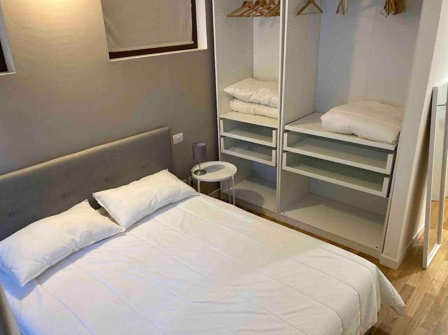 Bilocale Zona Bocconi-navigli Vakantiehuis